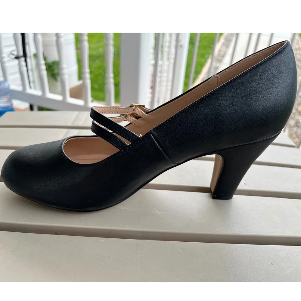 Journee Collection Windy-WD Black Mary Jane Pumps Wide Width 8.5 Vegan Leather